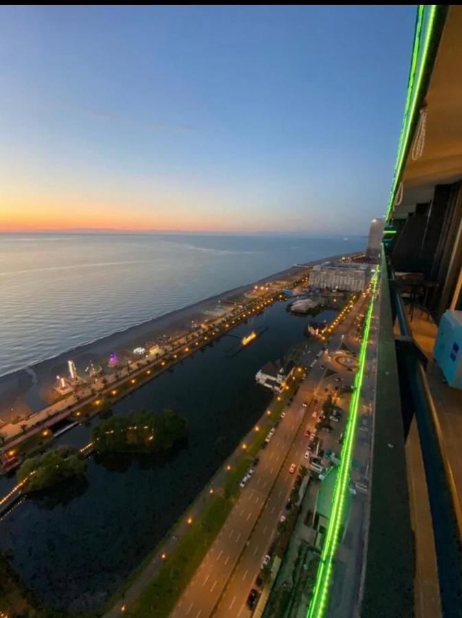 Black Sea Batumi Hotel Orbi City Exteriör bild